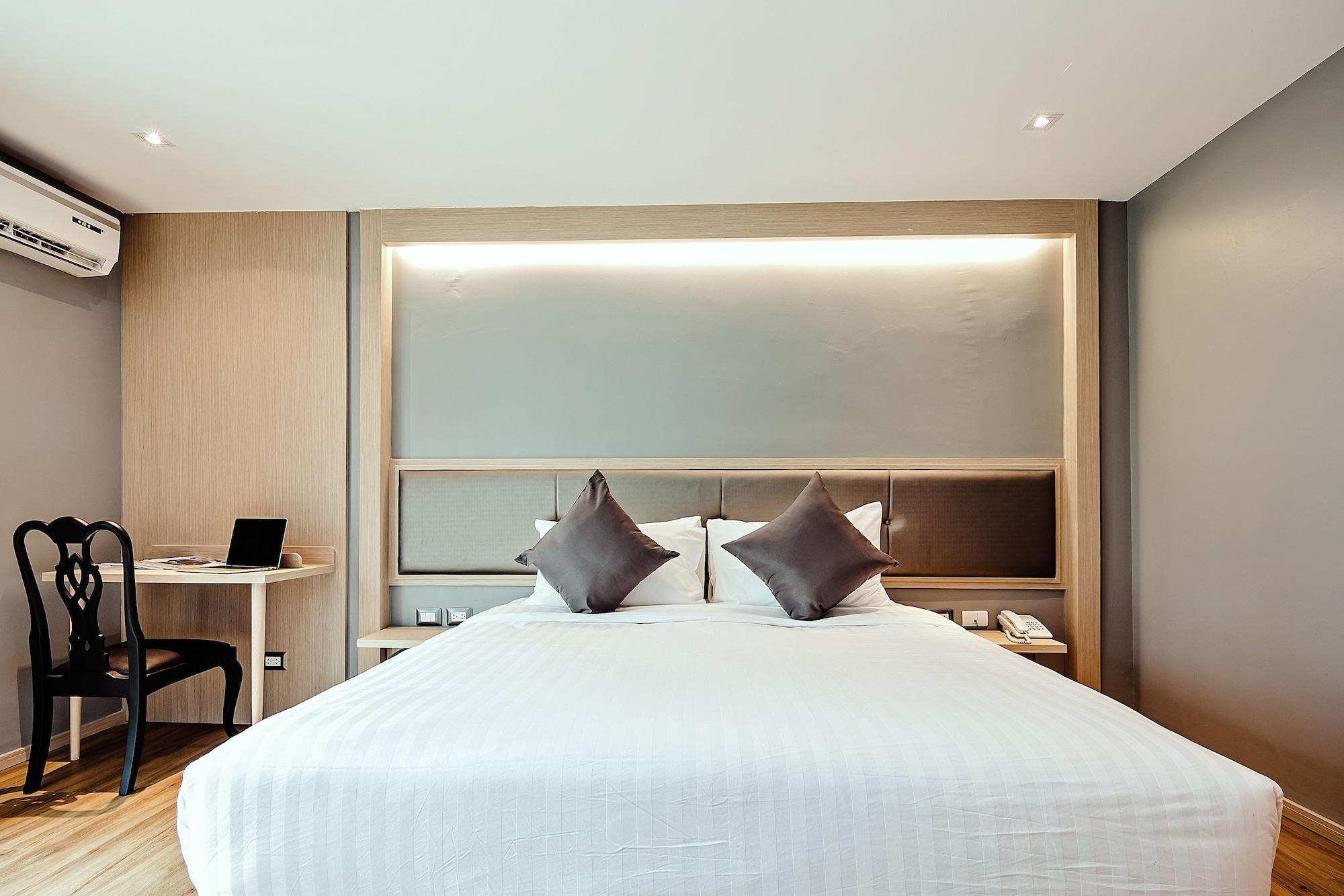 Three Sukhumvit Hotel - Sha Plus Certified Bangkok Extérieur photo