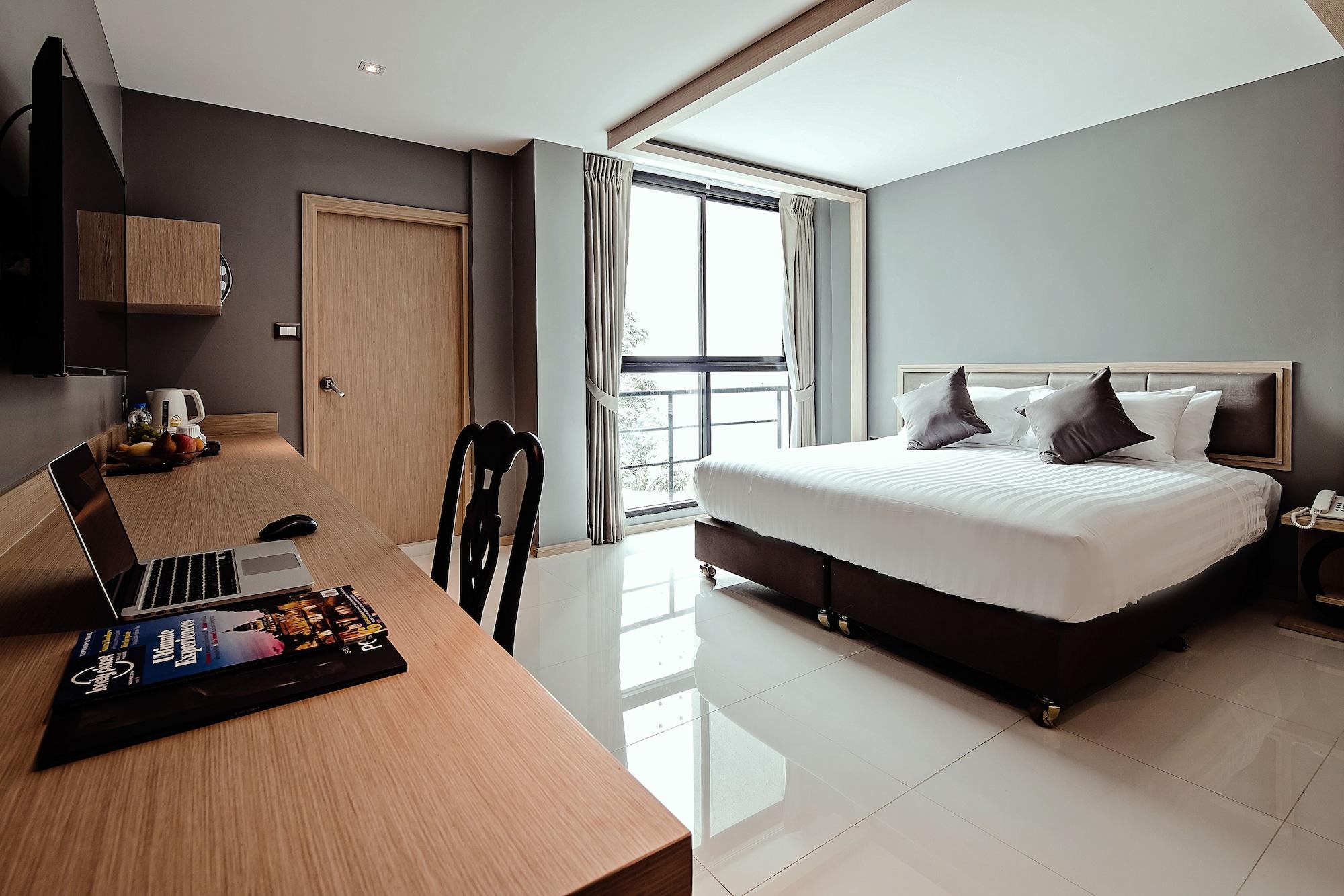 Three Sukhumvit Hotel - Sha Plus Certified Bangkok Extérieur photo