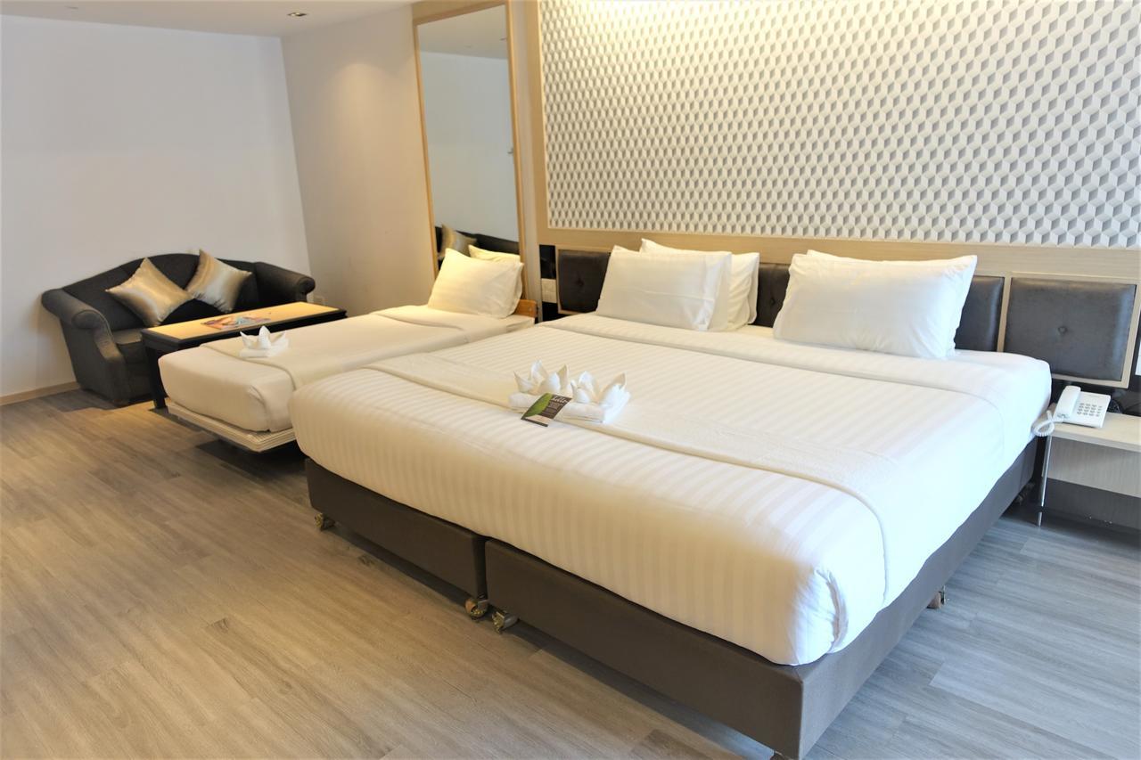 Three Sukhumvit Hotel - Sha Plus Certified Bangkok Extérieur photo