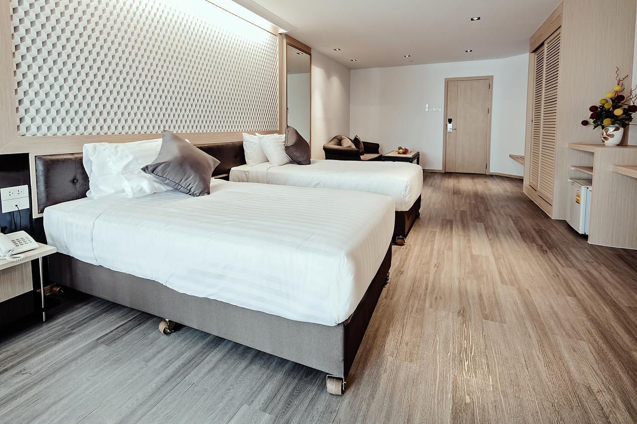 Three Sukhumvit Hotel - Sha Plus Certified Bangkok Extérieur photo